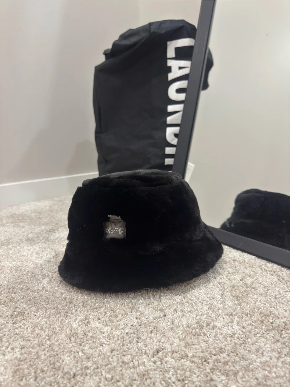 Vintage 90s Wilsons Leather Black Faux Fur Reversible Bucket Hat